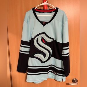 XL Women’s Seattle Kraken Reverse Retro Jersey
